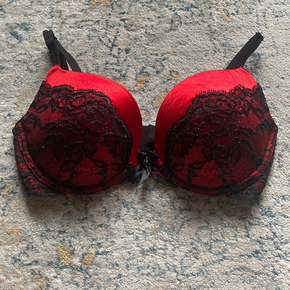 Victoria's Secret Other - Good condition 32DD red and black lace Victoria secret push up bra!